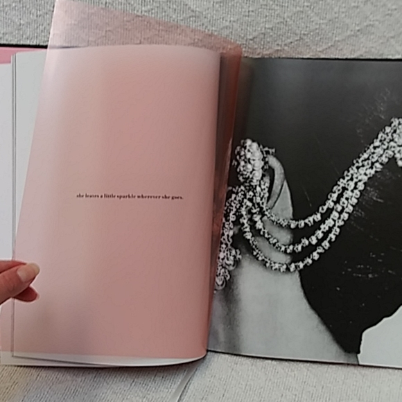 Kate Spade New York SHE Coffee Table Inspirational - Picture 5 of 8